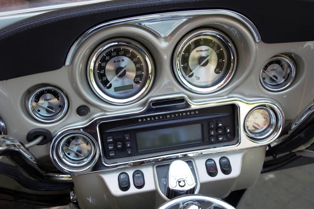 2006 Harley-Davidson FLHTCUSE Electra Glide Ultra Screamin Eagle CVO 103 *VERKOCHT*