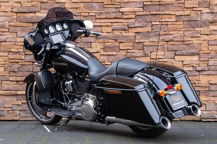 2017 Harley-Davidson FLHXS Street Glide Special 107 M8 NL-motor *VERKOCHT*