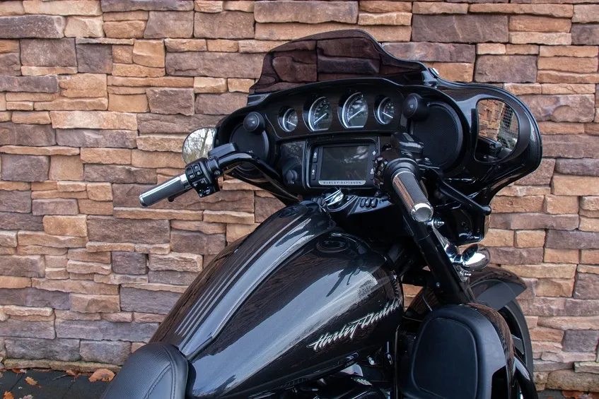 2017 Harley-Davidson Street Glide CVO 114 FLHXSE Screamin Eagle *VERKOCHT*