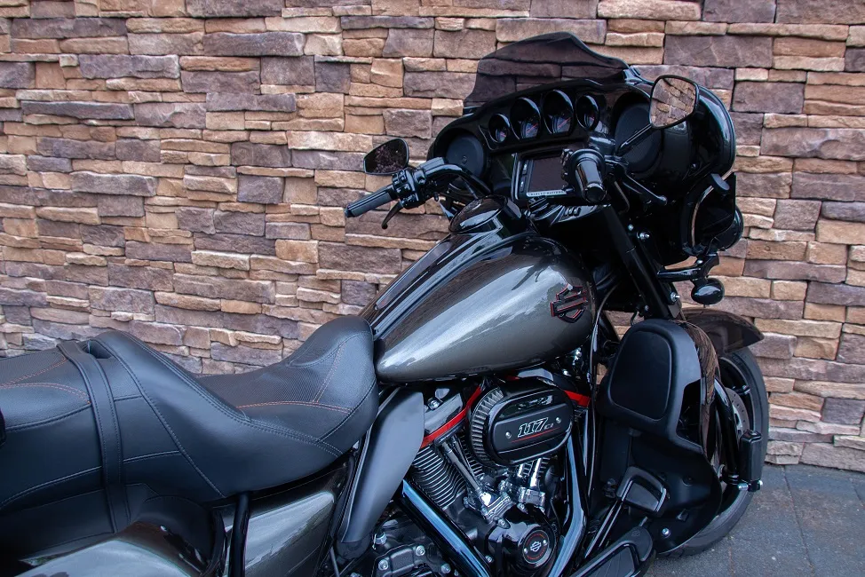 2018 Harley-Davidson FLHTKSE CVO Ultra Limited 117 Screamin Eagle *VERKOCHT*