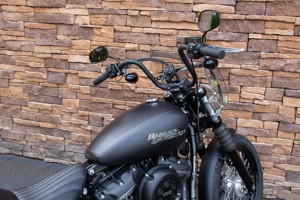 2018 Harley-Davidson FXBB Street Bob Softail M8 107 Jekill & Hyde *VERKOCHT*