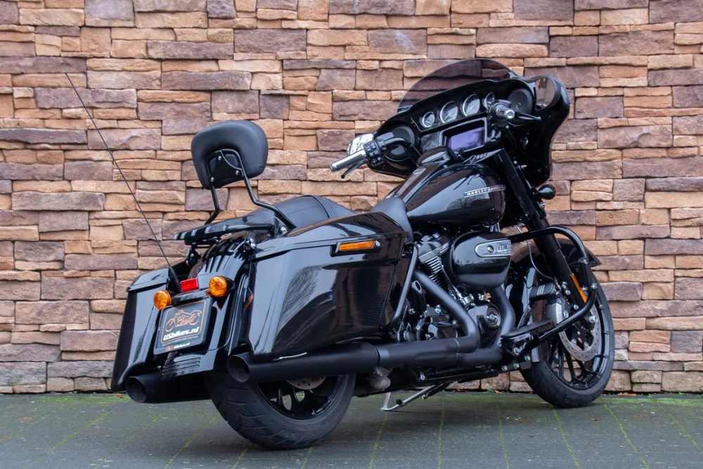 2019 Harley-Davidson FLHXS Street Glide Special 114 M8 black edition *VERKOCHT*
