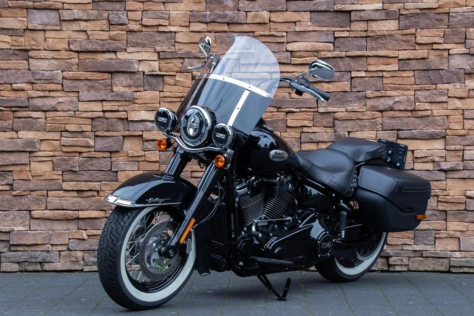 2021 Harley-Davidson Heritage Classic Softail 114 FLHCS Black Edition *VERKOCHT*