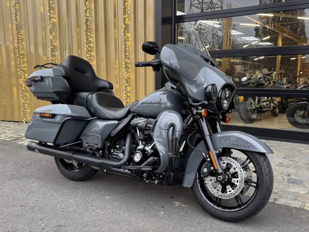 2022 Harley-Davidson Ultra Limited 114 FLHTK Blacked Out Jekill & Hyde BTW-motor!