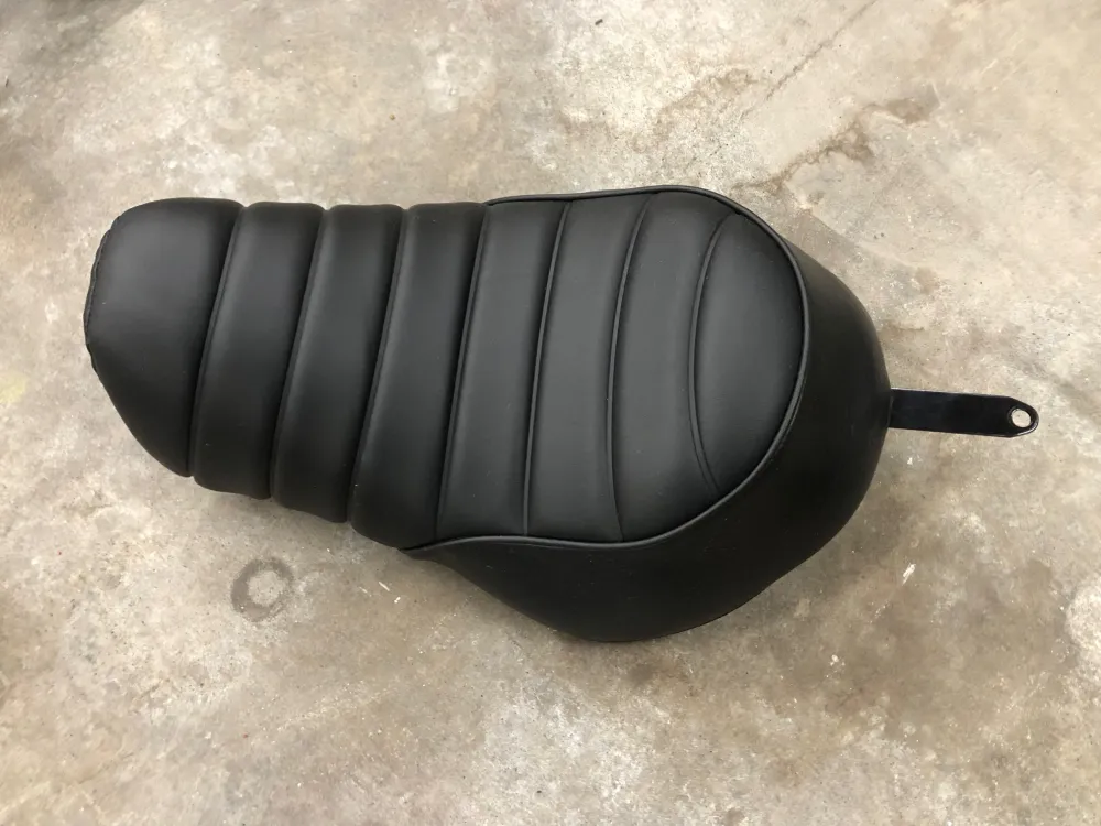 Zadel voor de Harley-Davidson Iron 883 (2016-2020) 52000195