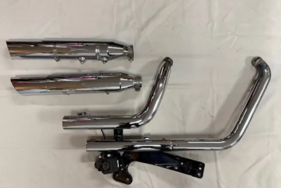 Uitlaatsysteem Harley-Davidson Softail Twincam compleet z.g.a.n. (2008-2017)