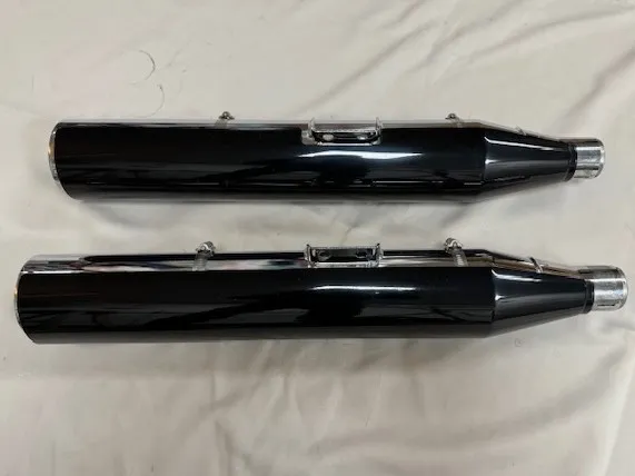 Uitlaatdempers Harley-Davidson Softail Breakout FXBR(S) M8 origineel (2018-up).