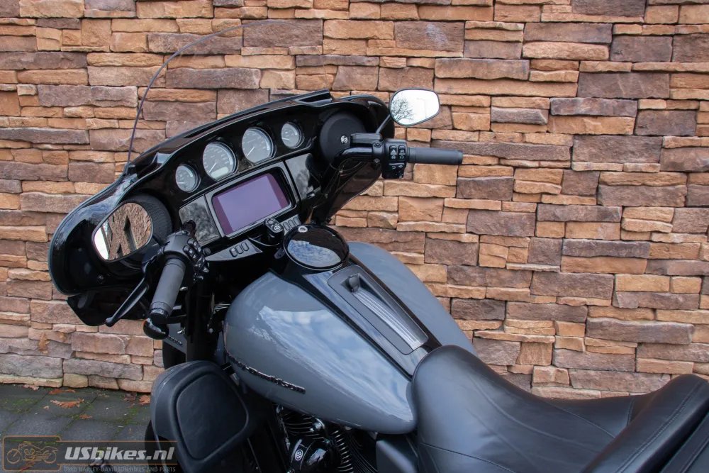 2022 Harley-Davidson FLHTK Ultra Limited 114 Touring Jekill Hyde Gunship Gray