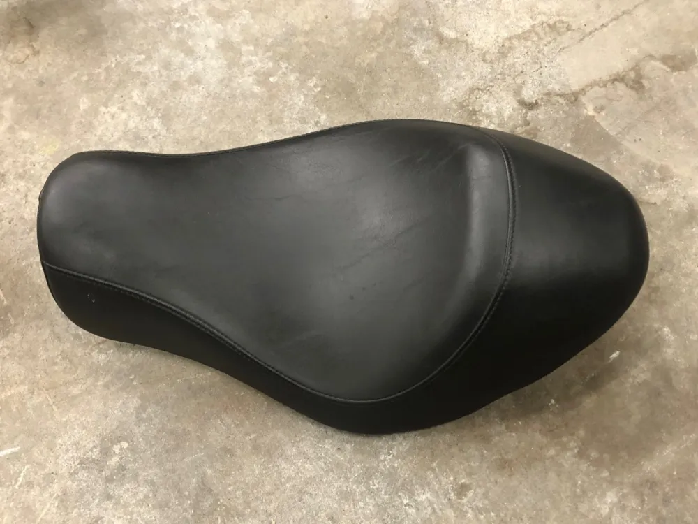 Zadel Harley-Davidson Iron 883 en Nightster 1200 (2009-2013) 51532-07