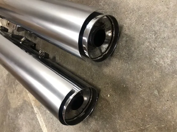 Uitlaatdempers Harley-Davidson M8 Softail Slim en Fat Boy satin (2018-2020) 64900460