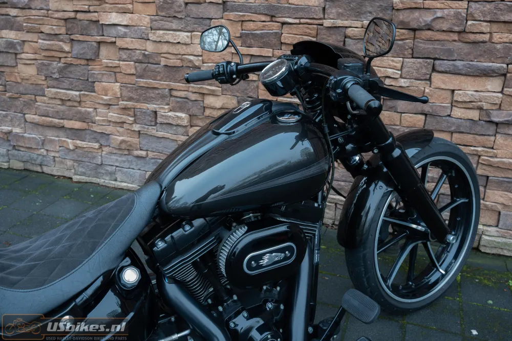 2015 Harley-Davidson FXSB Softail Breakout 103 Blacked-out 