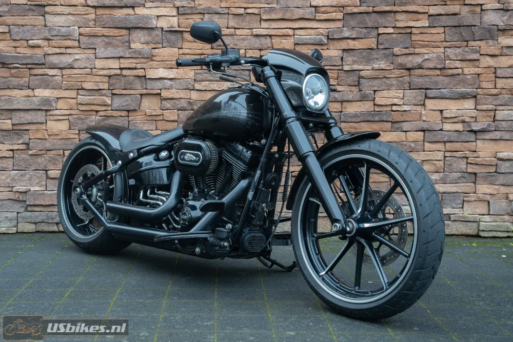 2015 Harley-Davidson FXSB Softail Breakout 103 Blacked-out 