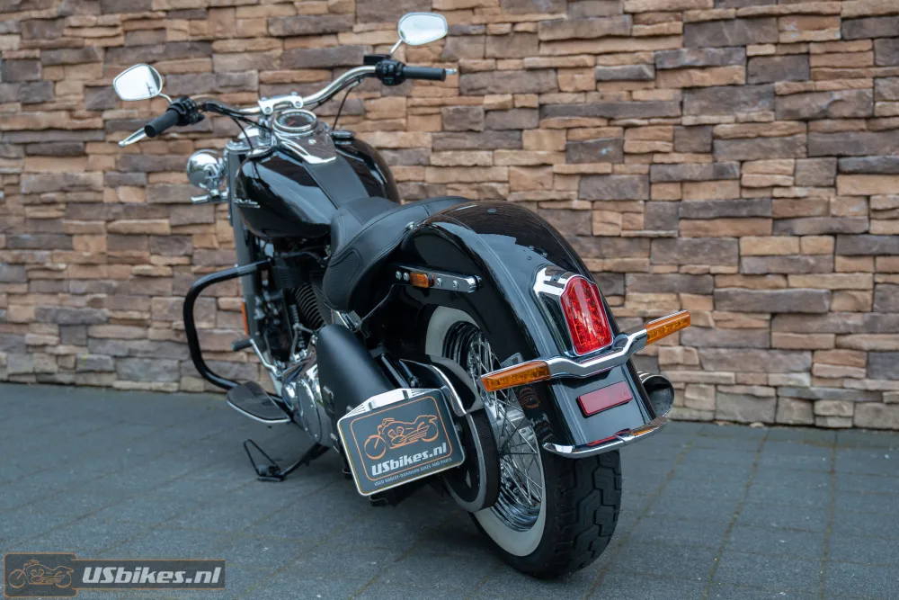 2020 Harley-Davidson FLDE Softail Deluxe 107 M8