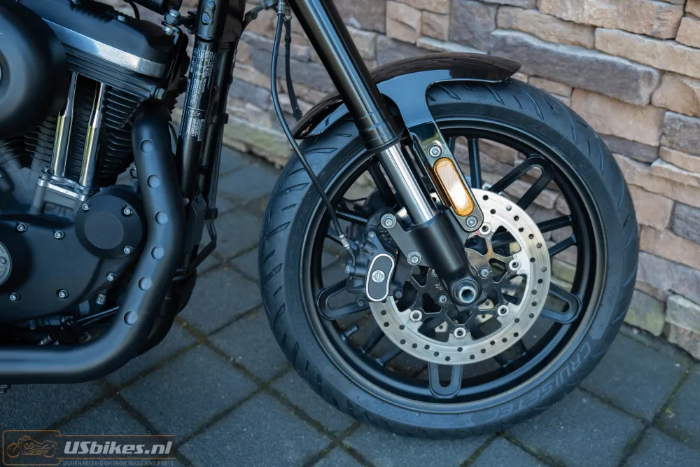 2016 Harley-Davidson XL1200CX Roadster Sportster 1200