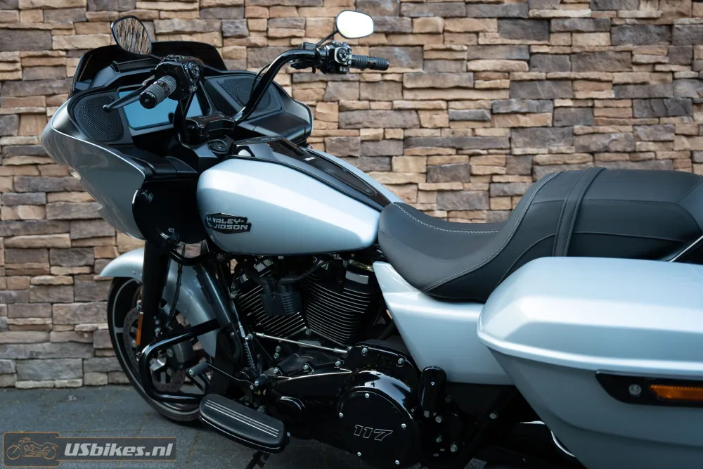 2025 Harley-Davidson FLTRX Road Glide 117 M8 BTW-motor!