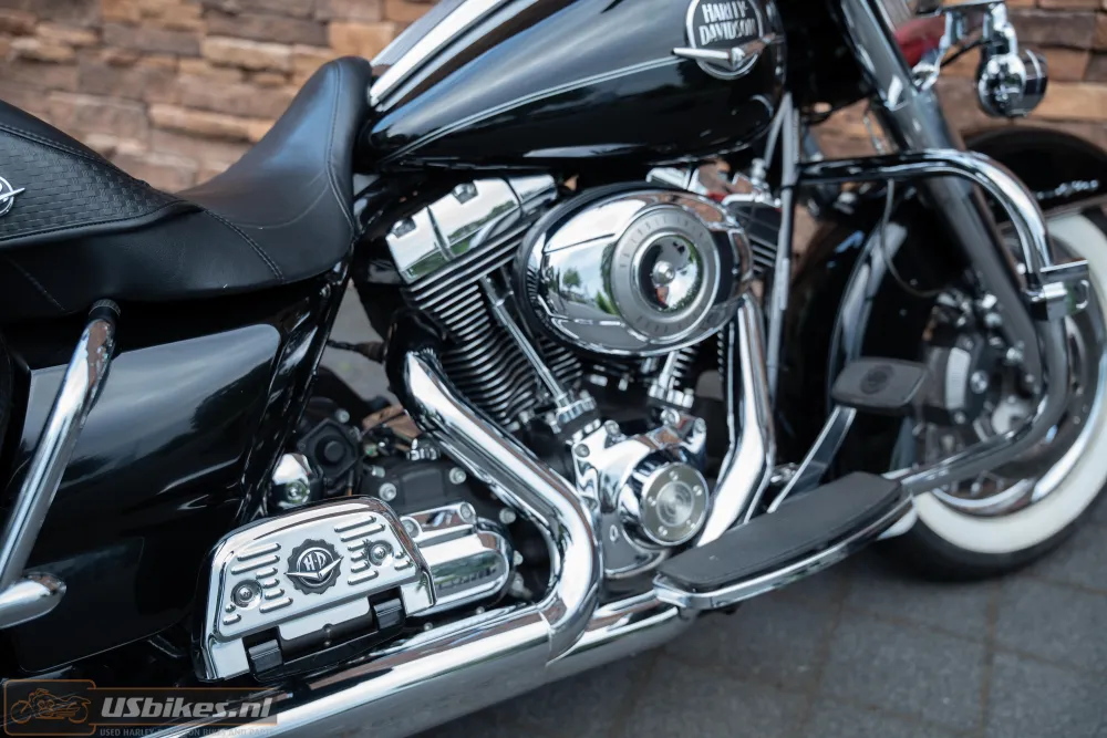 MY 2009 Harley-Davidson FLHRC Road King Classic ABS