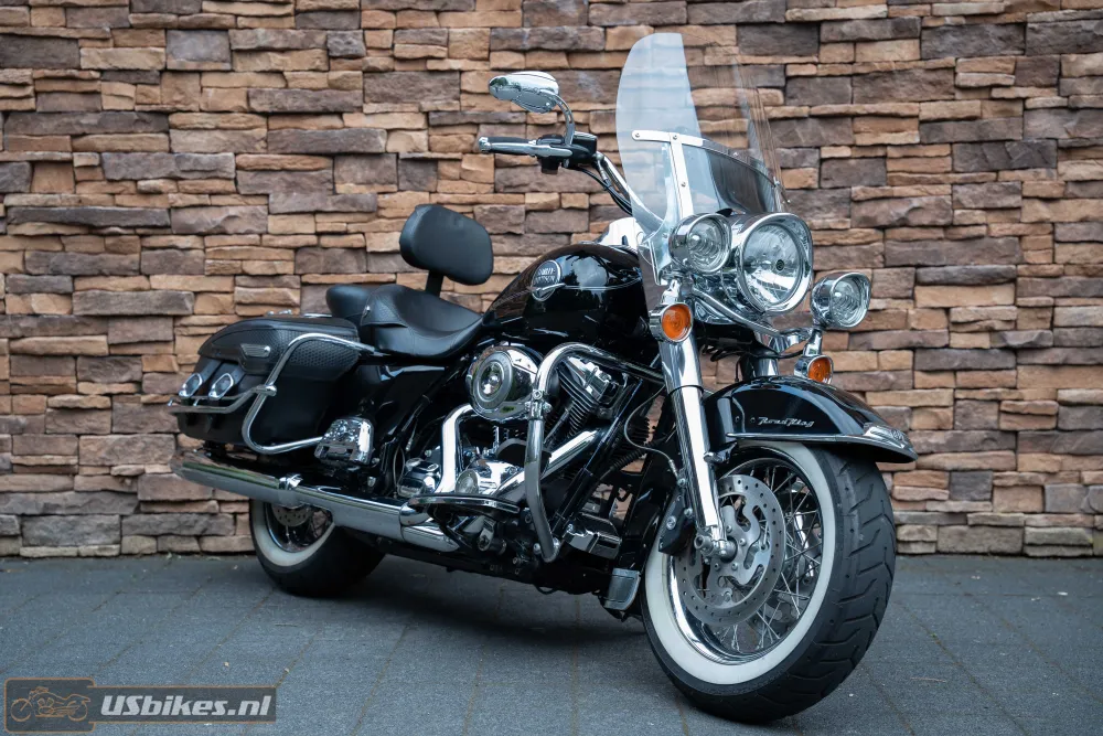 MY 2009 Harley-Davidson FLHRC Road King Classic ABS