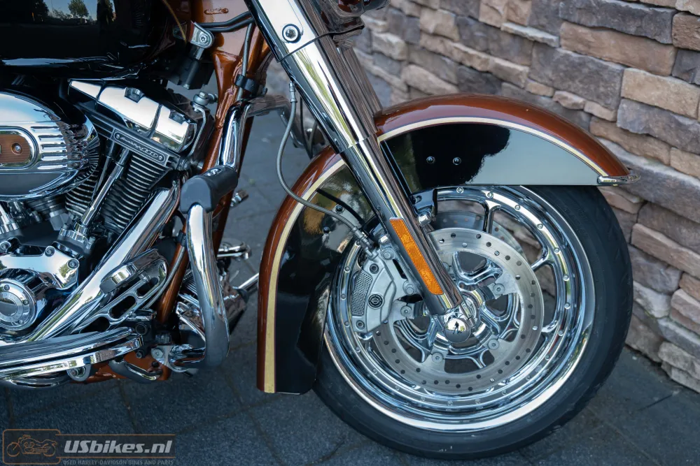 2008 Harley-Davidson FLHRSE4 CVO Road King 115th Annversary