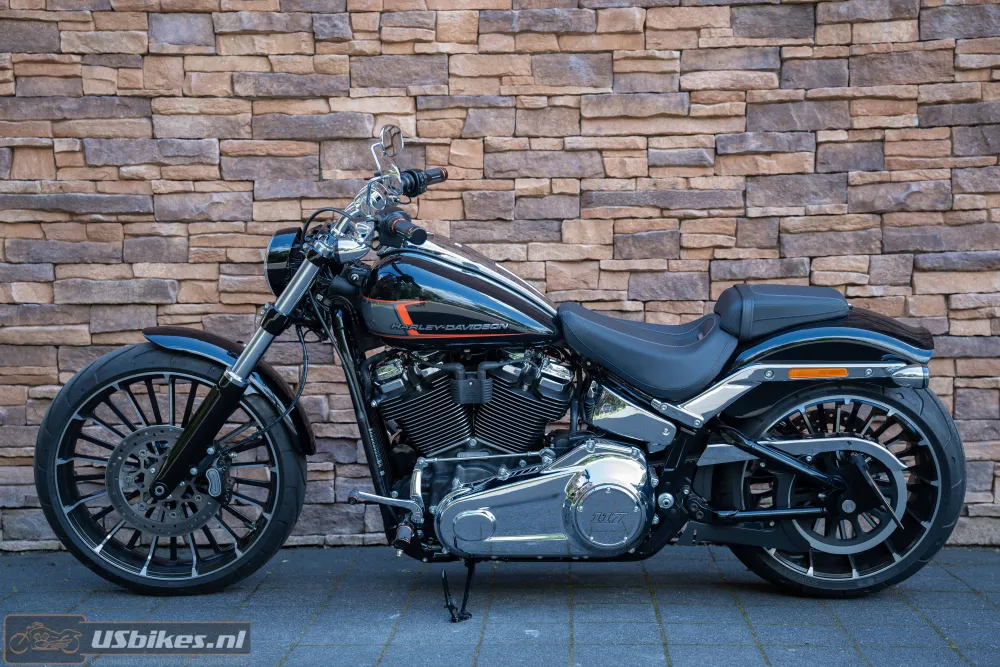 2023 Harley-Davidson FXBR Breakout Softail 107 M8 BTW-motor!