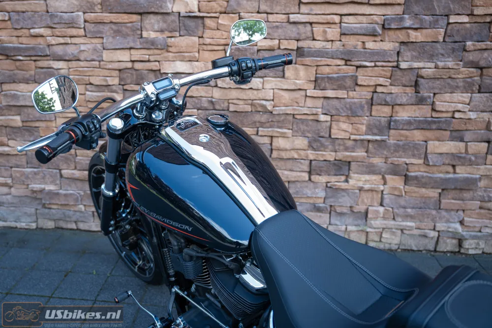 2023 Harley-Davidson FXBR Breakout Softail 107 M8 BTW-motor!