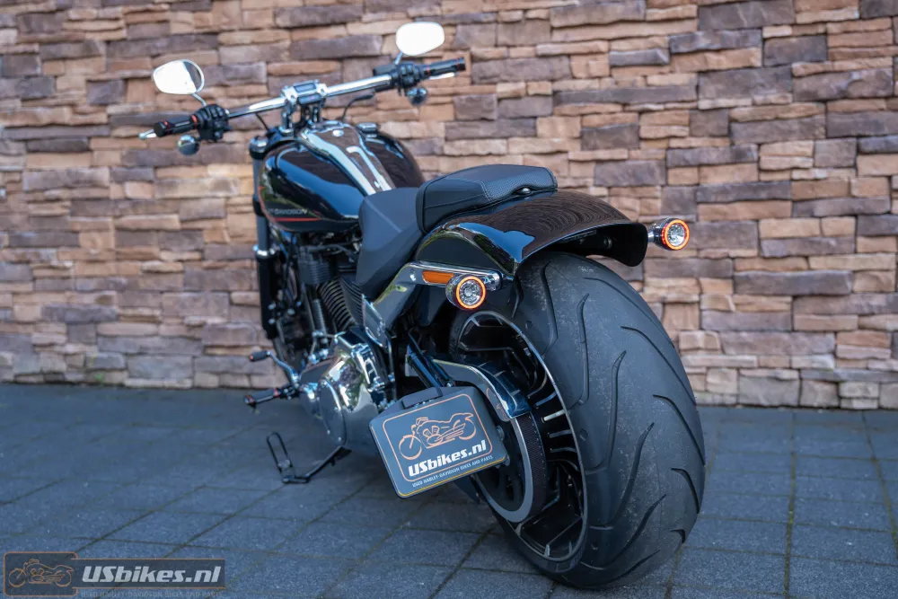 2023 Harley-Davidson FXBR Breakout Softail 107 M8 BTW-motor!