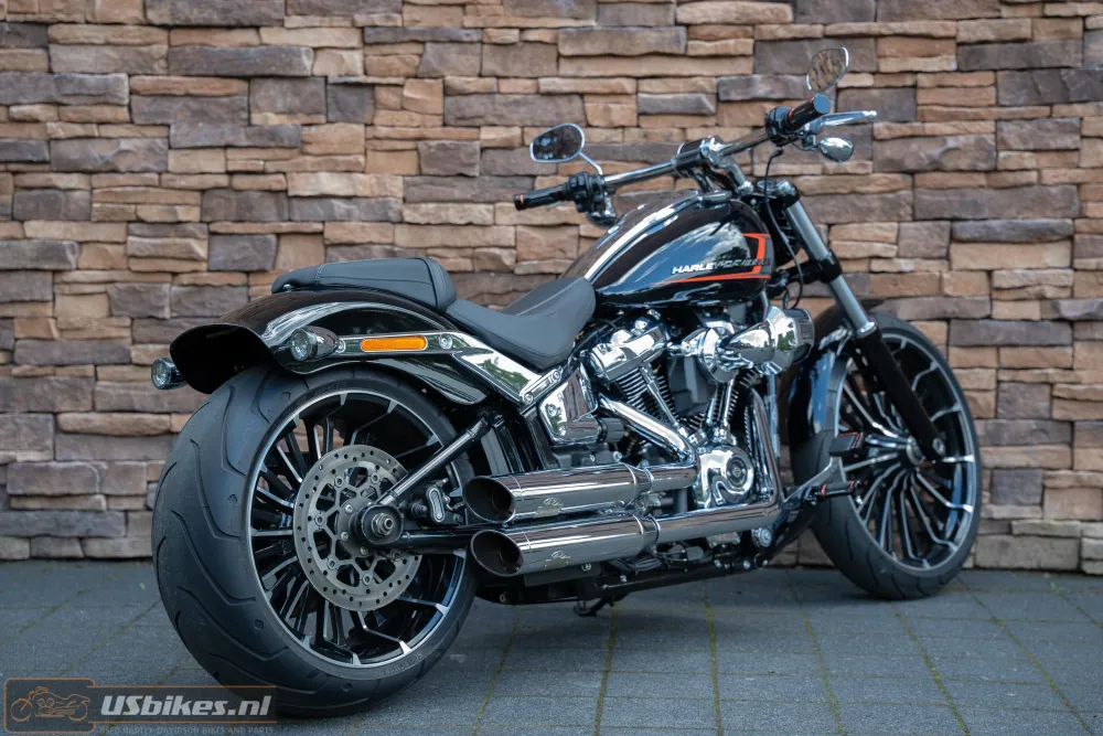 2023 Harley-Davidson FXBR Breakout Softail 107 M8 BTW-motor!