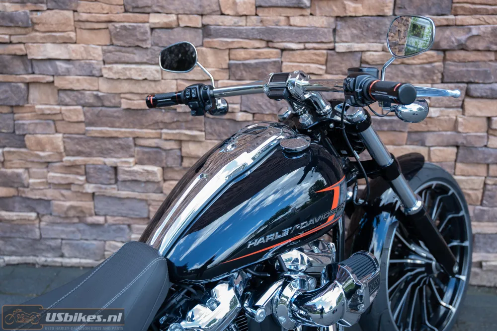 2023 Harley-Davidson FXBR Breakout Softail 107 M8 BTW-motor!