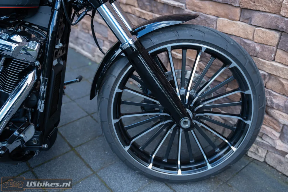 2023 Harley-Davidson FXBR Breakout Softail 107 M8 BTW-motor!