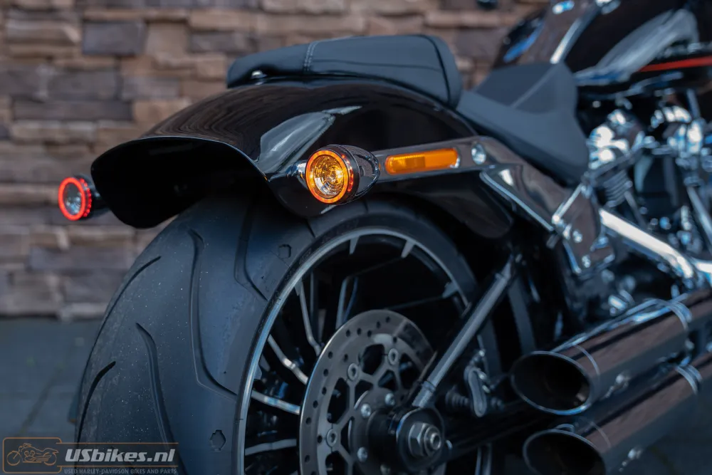 2023 Harley-Davidson FXBR Breakout Softail 107 M8 BTW-motor!