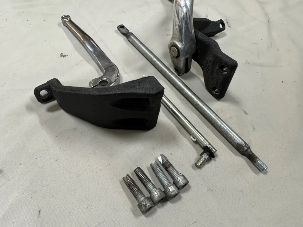 Mid Control Kit Harley-Davidson Dyna (2006-2017)