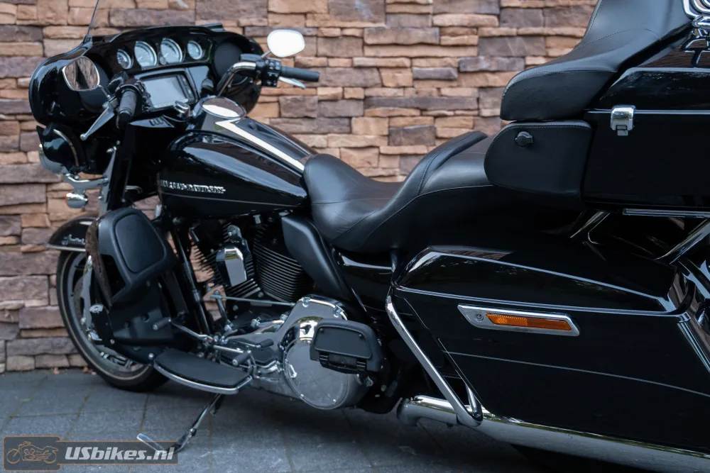 2016 Harley-Davidson FLHTK Electra Glide Ultra Limited Jekill & Hyde