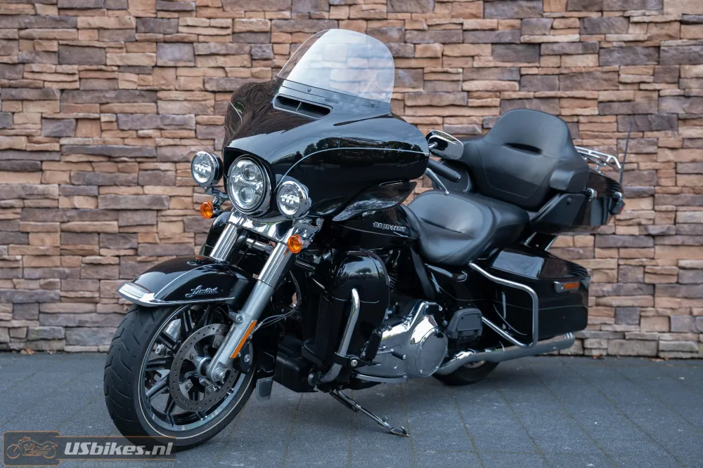 2016 Harley-Davidson FLHTK Electra Glide Ultra Limited Jekill & Hyde