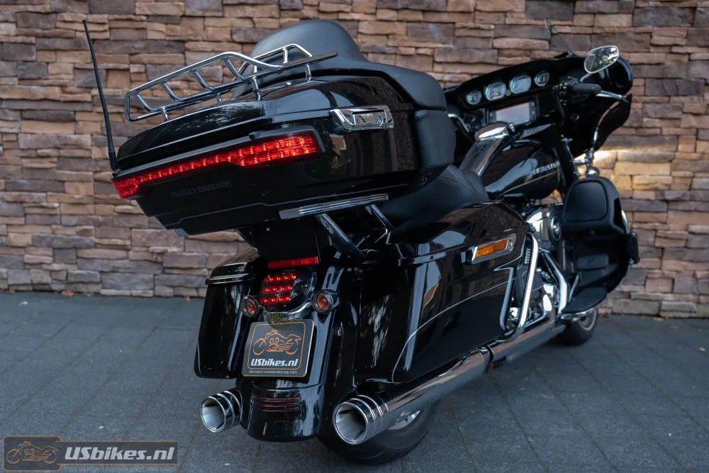 2016 Harley-Davidson FLHTK Electra Glide Ultra Limited Jekill & Hyde