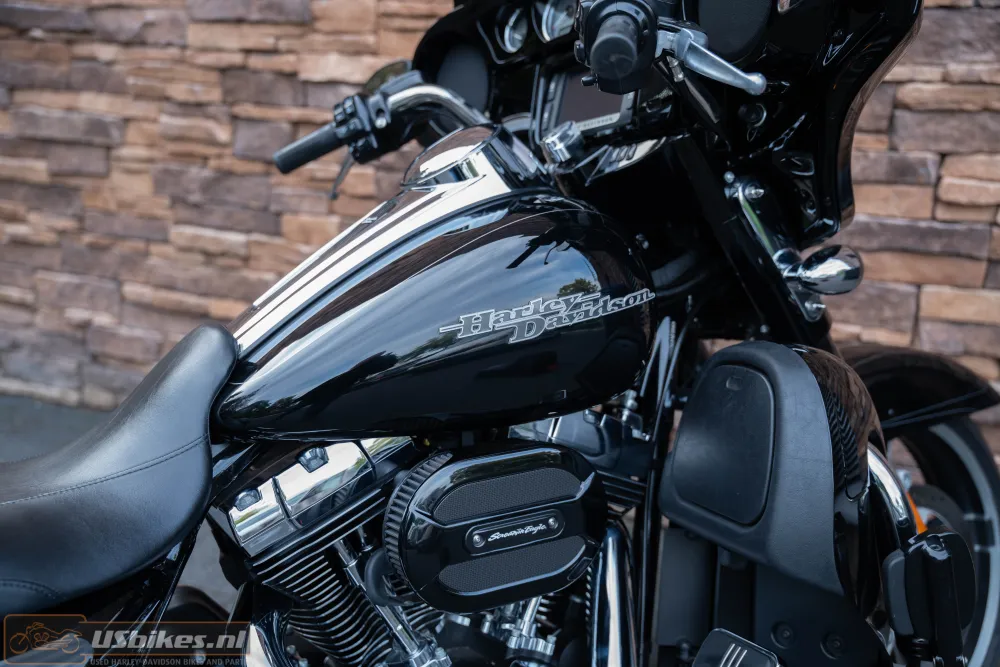 2016 Harley-Davidson FLHXS Street Glide Special 103 Jekill & Hyde