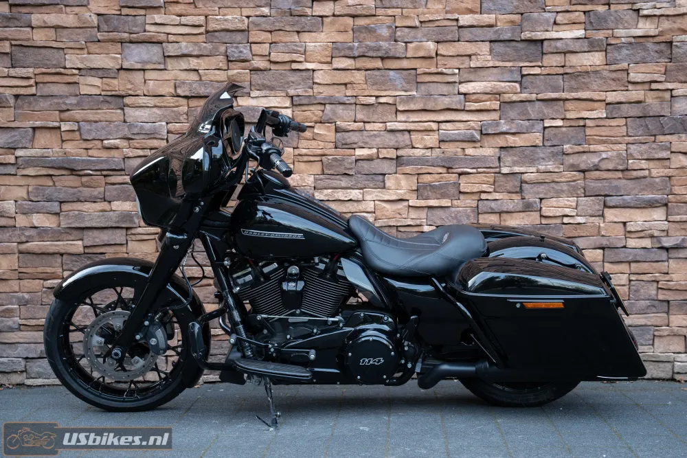 2020 Harley-Davidson FLHXS Street Glide Special 114 M8 black edition