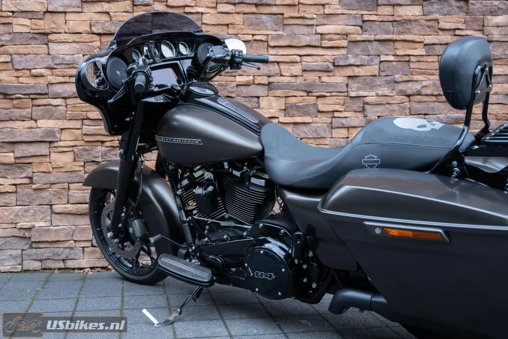 2020 Harley-Davidson FLHXS Street Glide Special 114 M8 black edition