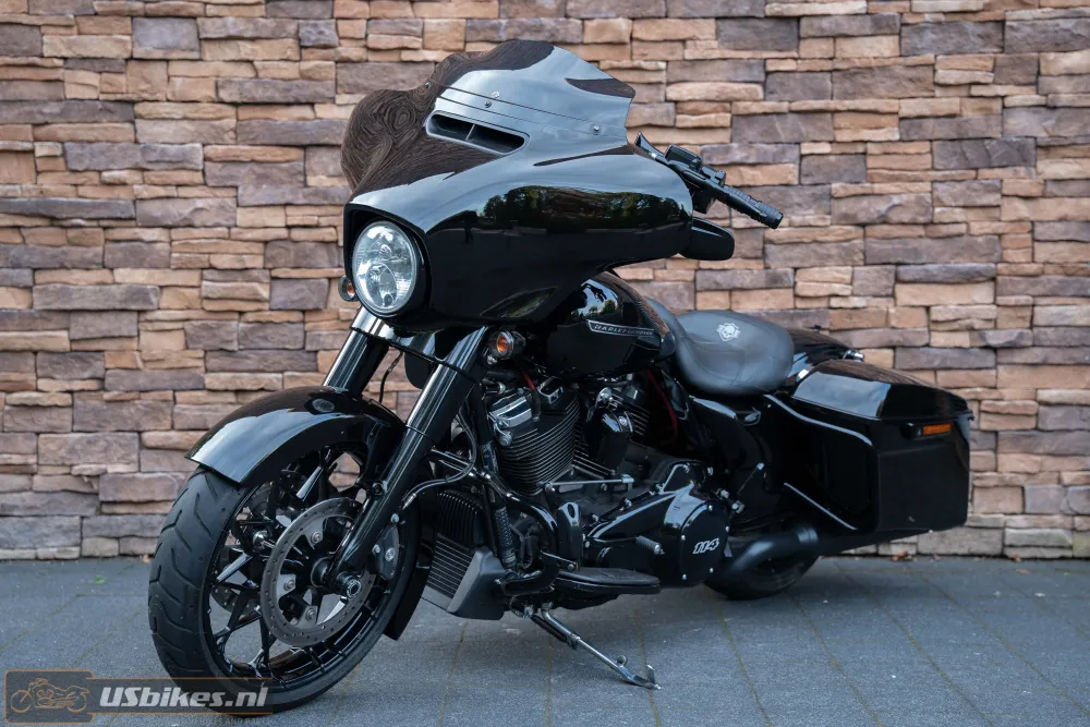 2020 Harley-Davidson FLHXS Street Glide Special 114 M8 black edition