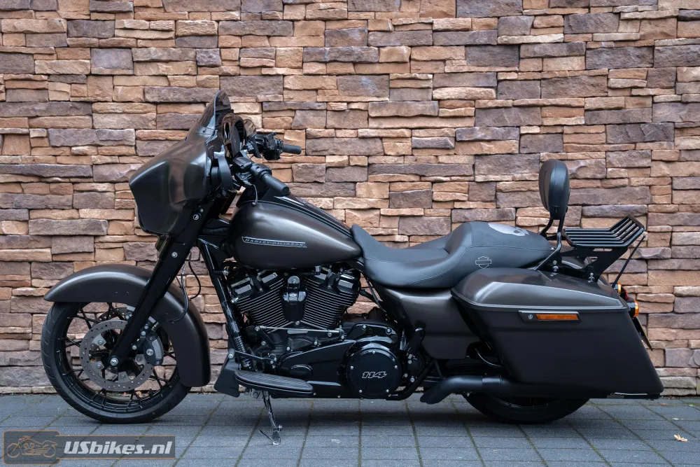 2020 Harley-Davidson FLHXS Street Glide Special 114 M8 black edition