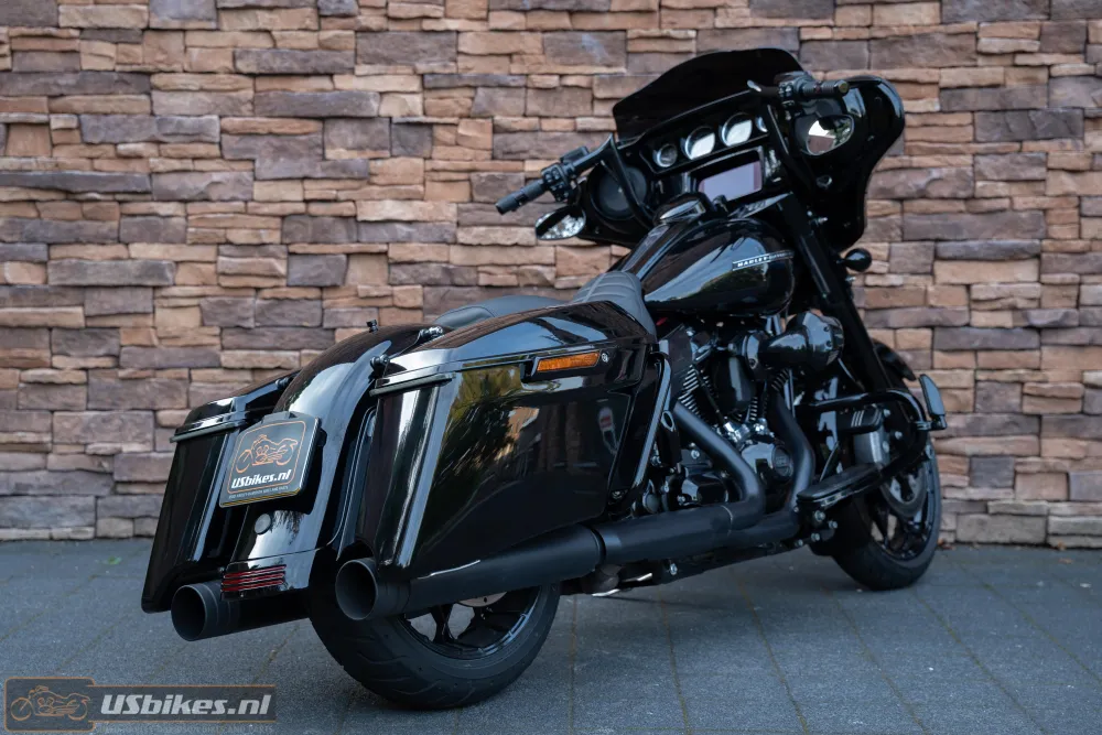 2020 Harley-Davidson FLHXS Street Glide Special 114 M8 black edition