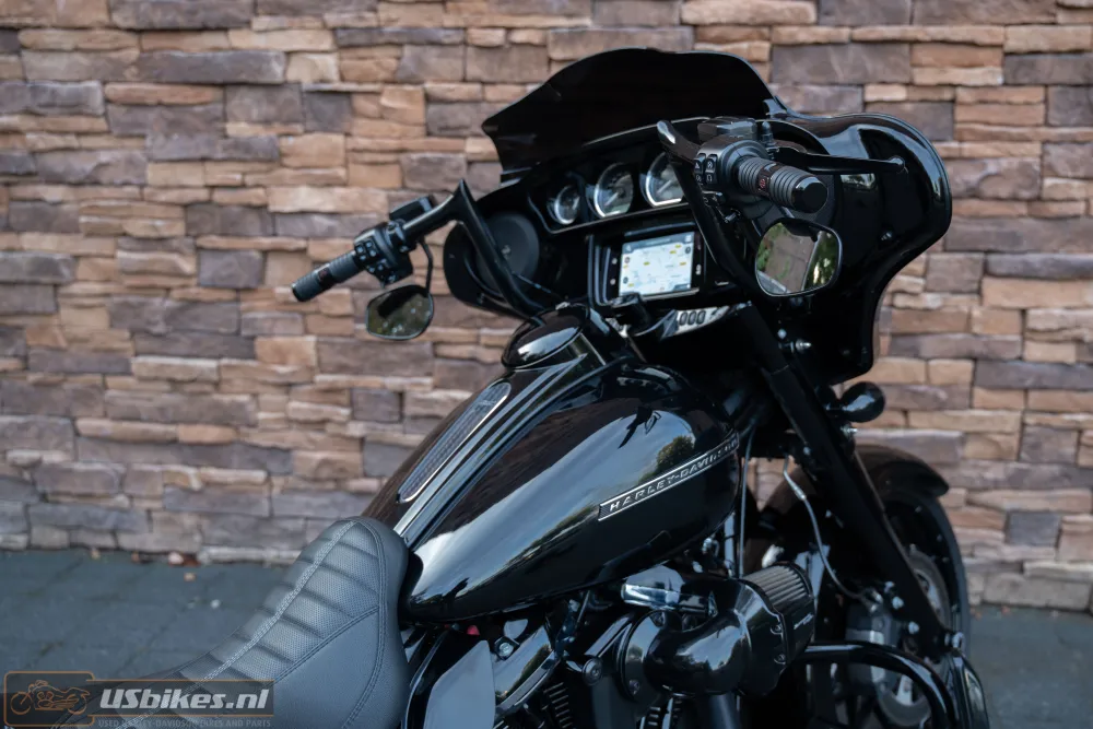 2020 Harley-Davidson FLHXS Street Glide Special 114 M8 black edition