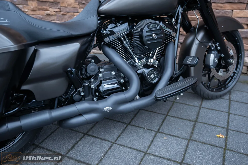 2020 Harley-Davidson FLHXS Street Glide Special 114 M8 black edition