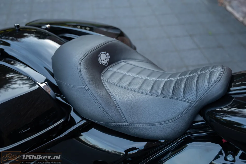2020 Harley-Davidson FLHXS Street Glide Special 114 M8 black edition