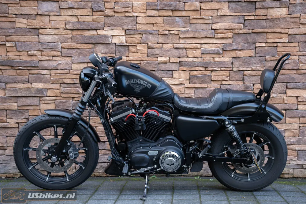 2017 Harley-Davidson XL 883 N Sportster Iron ABS