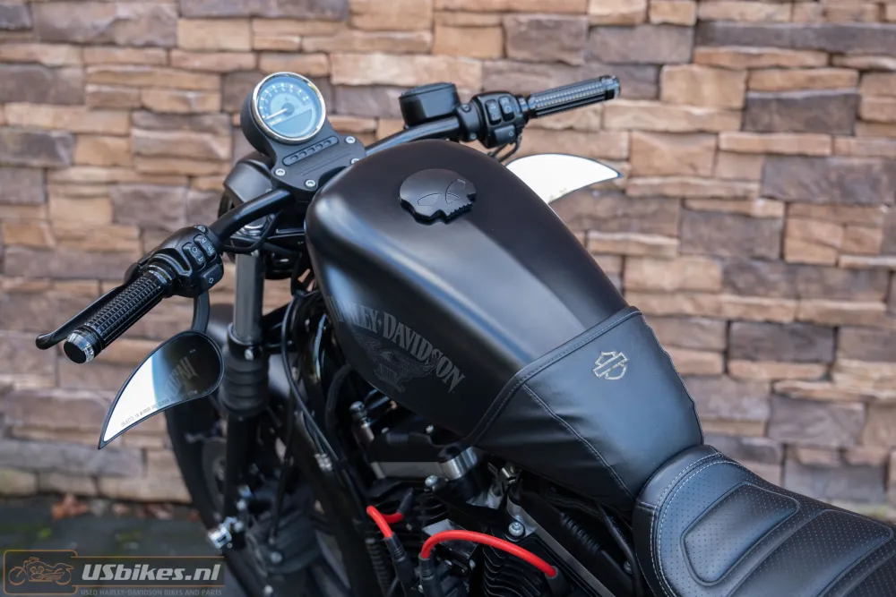 2017 Harley-Davidson XL 883 N Sportster Iron ABS