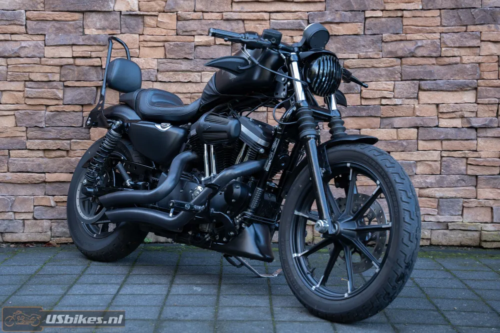 2017 Harley-Davidson XL 883 N Sportster Iron ABS