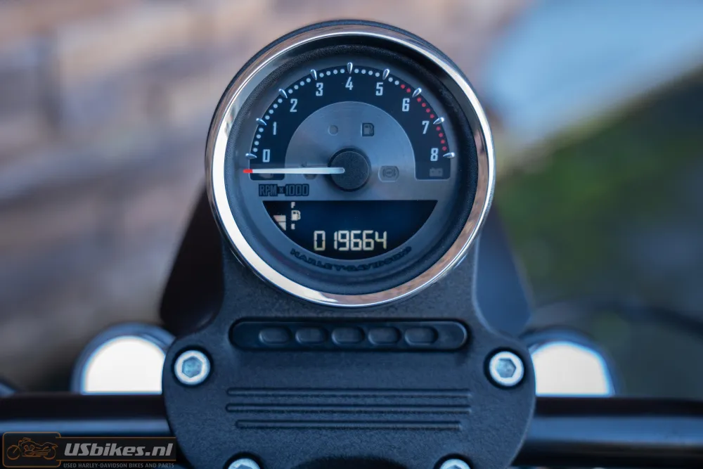 2017 Harley-Davidson XL 883 N Sportster Iron ABS