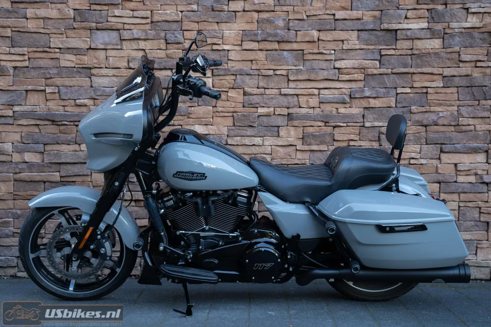2025 Harley-Davidson FLHX Street Glide 117 M8
