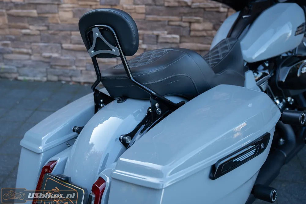 2025 Harley-Davidson FLHX Street Glide 117 M8