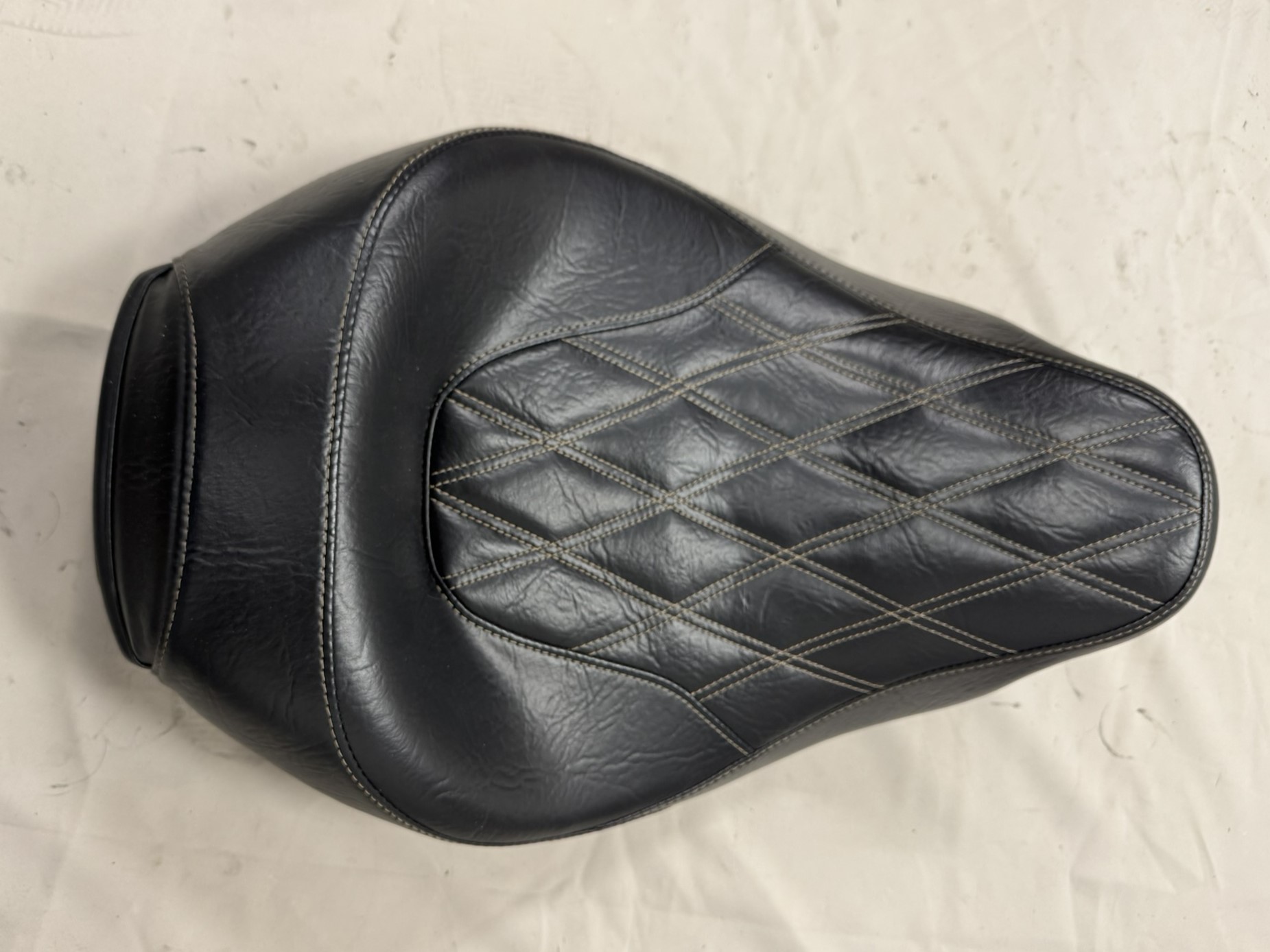 Harley-Davidson Low Profile Touring Seat Diamond Pattern Mahogany Brown (2009-2023) 52000057