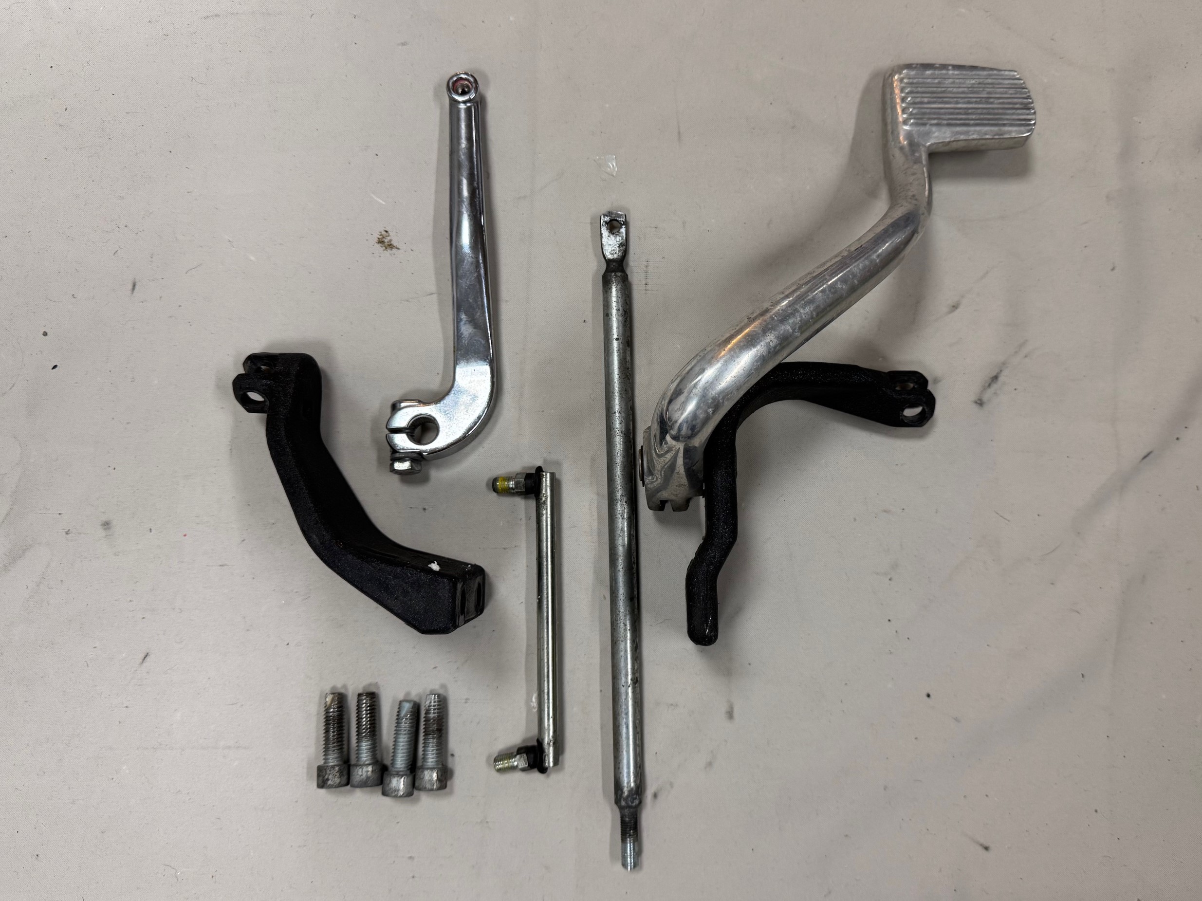 Mid Control Kit Harley-Davidson Dyna (2006-2017)